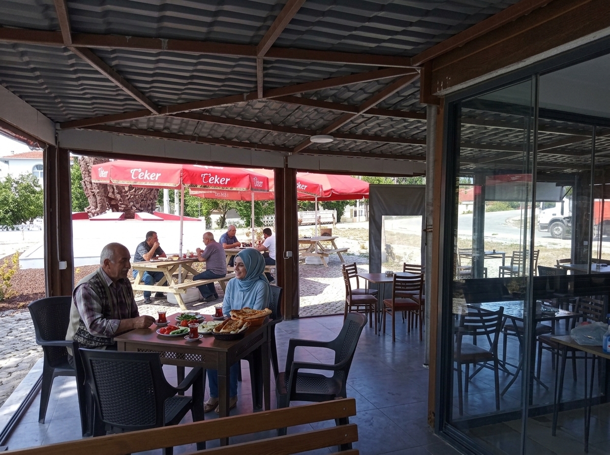 Meydan Kafe Masalar ve Meydan